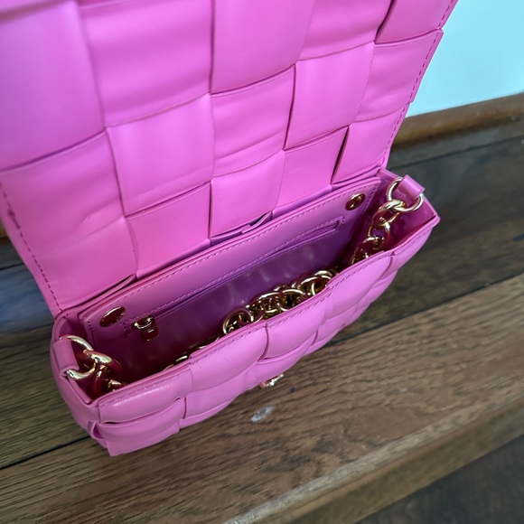 Urban Expressions Pink Crossbody or Clutch with Gold Chain- NWOT - Picture 9 of 9
